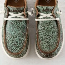 Ariat Vintage Turq Embossed Hilos -Western Cowboy Equipment Shop 10044588 toe A