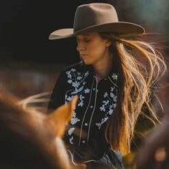 Black & White Embrodiered Floral Top -Western Cowboy Equipment Shop 11031 infl