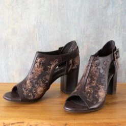 Roper Closed Back Mule