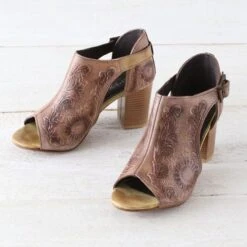 Roper Mika Closed Back Mule