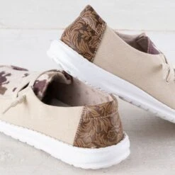 Gypsy Jazz Beige Tooled Mooma Shoes -Western Cowboy Equipment Shop GJSP0301B heel