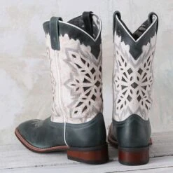 Laredo Dolly Boots -Western Cowboy Equipment Shop L5880 heel