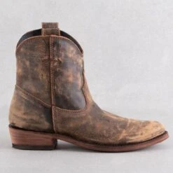 Western Cowboy Equipment Shop -Western Cowboy Equipment Shop LB711311 side A