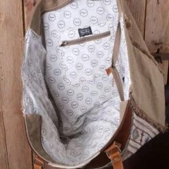 Auburn Hair-On Weekender Bag -Western Cowboy Equipment Shop S3321 int