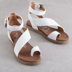Very G White Steffy Sandals